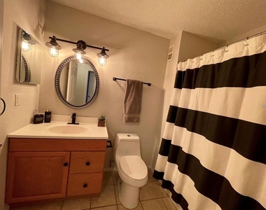 3705 Sw 27th Street - Photo Thumbnail 5