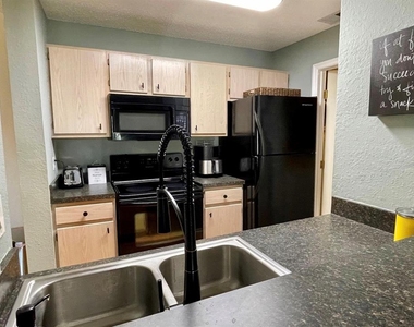 3705 Sw 27th Street - Photo Thumbnail 2