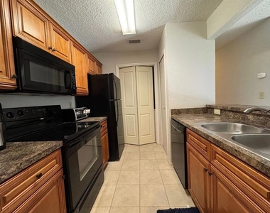 3705 Sw 27th Street - Photo Thumbnail 6