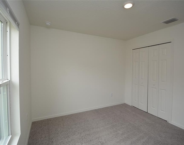 38 Baltimore Lane - Photo Thumbnail 24