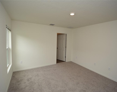 38 Baltimore Lane - Photo Thumbnail 16