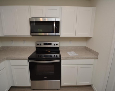 38 Baltimore Lane - Photo Thumbnail 10