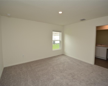 38 Baltimore Lane - Photo Thumbnail 15