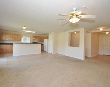 116 London Drive - Photo Thumbnail 3