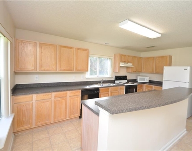 116 London Drive - Photo Thumbnail 7