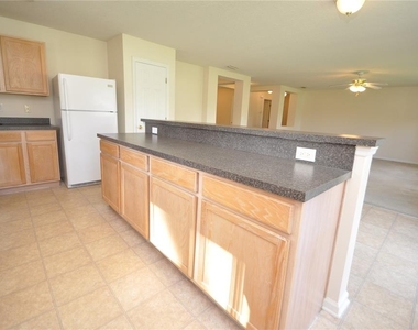 116 London Drive - Photo Thumbnail 10