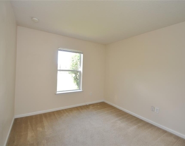 116 London Drive - Photo Thumbnail 13