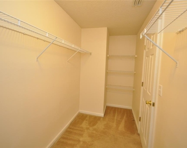 116 London Drive - Photo Thumbnail 21