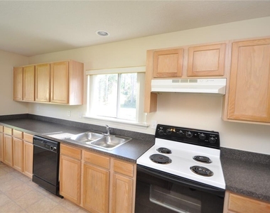 116 London Drive - Photo Thumbnail 9