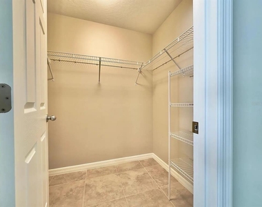 8 Linda Place - Photo Thumbnail 12