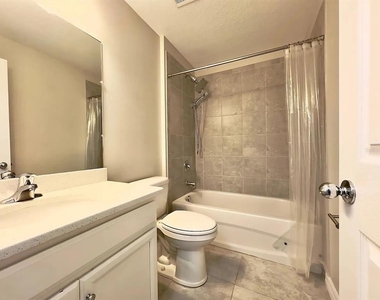 8 Linda Place - Photo Thumbnail 8