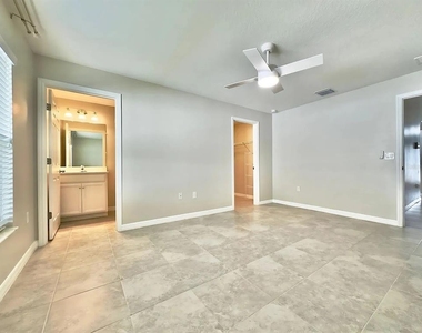 8 Linda Place - Photo Thumbnail 14