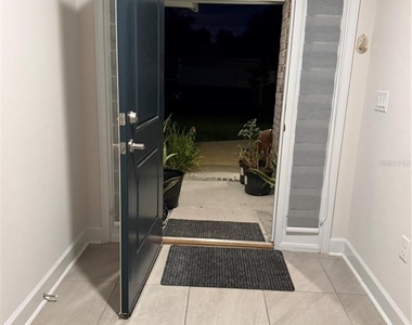 93 Royal Oak Drive - Photo Thumbnail 5