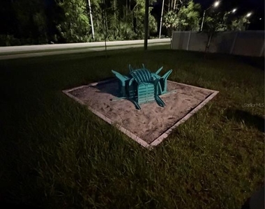 93 Royal Oak Drive - Photo Thumbnail 32