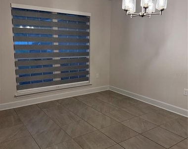 93 Royal Oak Drive - Photo Thumbnail 16