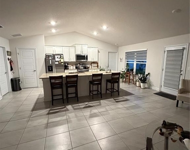 93 Royal Oak Drive - Photo Thumbnail 11