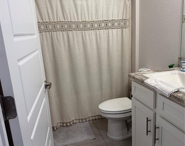 93 Royal Oak Drive - Photo Thumbnail 25