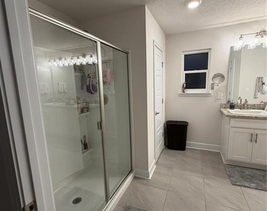 93 Royal Oak Drive - Photo Thumbnail 22