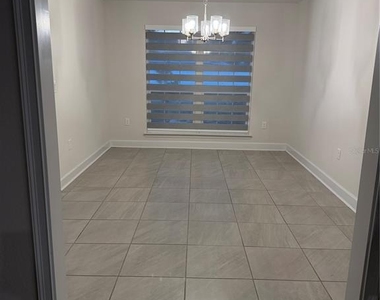 93 Royal Oak Drive - Photo Thumbnail 17