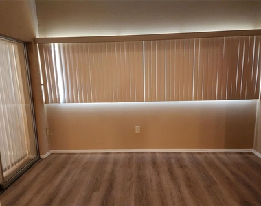 3100 Harbor Boulevard - Photo Thumbnail 5