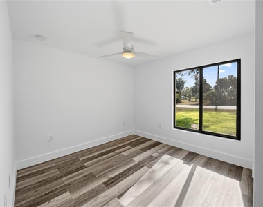 15468 Chamberlain Boulevard - Photo Thumbnail 13