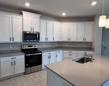 3550 74th Avenue Circle E - Photo Thumbnail 5