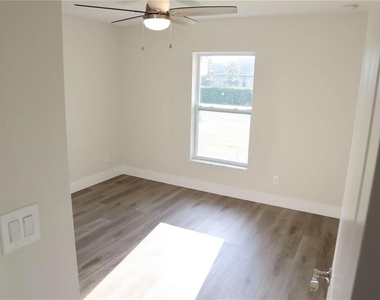 2957 Tomaso Road - Photo Thumbnail 17