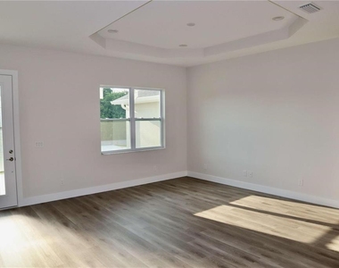 2957 Tomaso Road - Photo Thumbnail 8