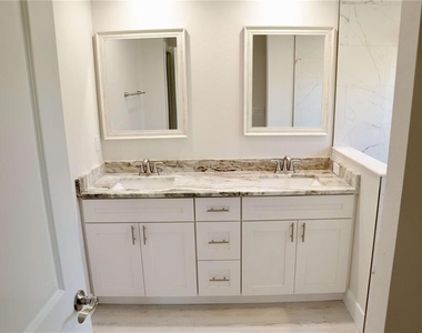 2957 Tomaso Road - Photo Thumbnail 14