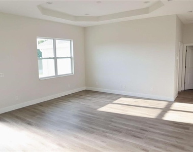 2957 Tomaso Road - Photo Thumbnail 9