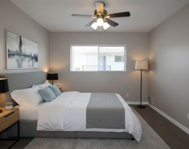 3001 Bee Ridge Road - Photo Thumbnail 7