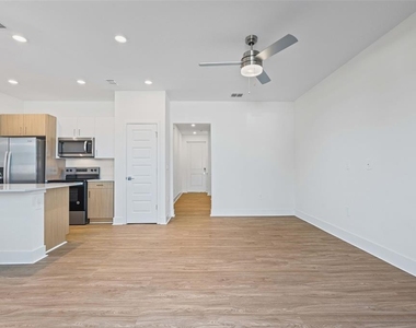 14515 Stellar Place - Photo Thumbnail 8