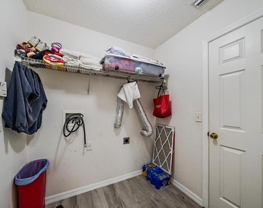 12017 Larson Lane - Photo Thumbnail 27
