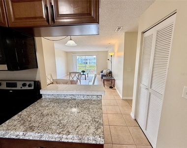 2612 Hidden Lake Drive N - Photo Thumbnail 5
