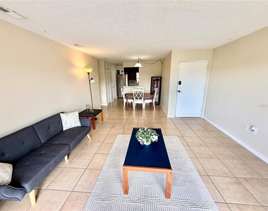 2612 Hidden Lake Drive N - Photo Thumbnail 3