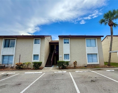 2612 Hidden Lake Drive N - Photo Thumbnail 18