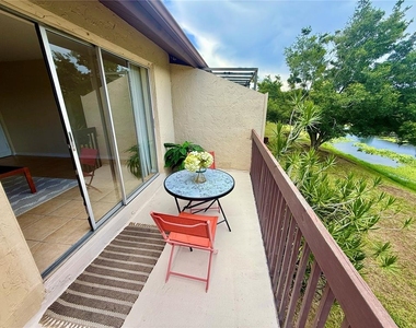 2612 Hidden Lake Drive N - Photo Thumbnail 14