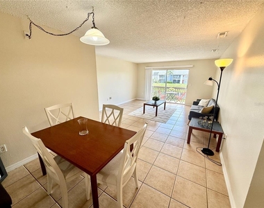 2612 Hidden Lake Drive N - Photo Thumbnail 7