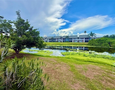 2612 Hidden Lake Drive N - Photo Thumbnail 17