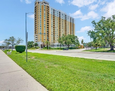345 Bayshore Boulevard - Photo Thumbnail 1