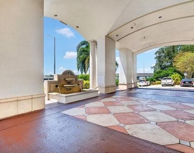 345 Bayshore Boulevard - Photo Thumbnail 4
