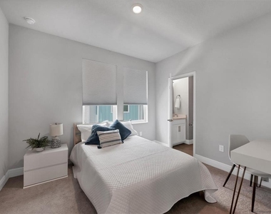 2329 Lindstrom Street - Photo Thumbnail 22