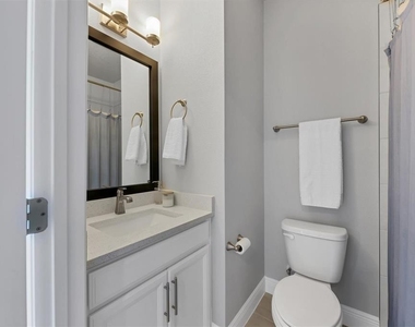 2329 Lindstrom Street - Photo Thumbnail 23