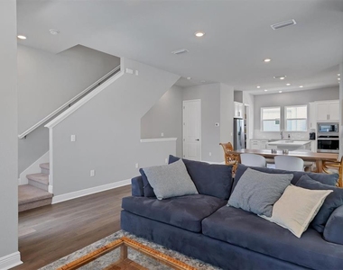 2329 Lindstrom Street - Photo Thumbnail 4