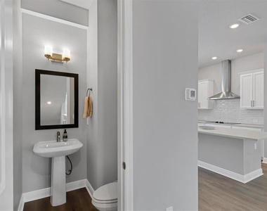 2329 Lindstrom Street - Photo Thumbnail 7
