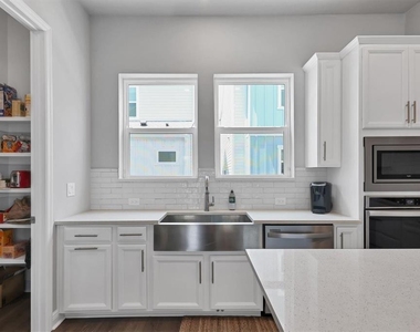 2329 Lindstrom Street - Photo Thumbnail 10