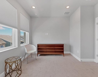 2329 Lindstrom Street - Photo Thumbnail 17