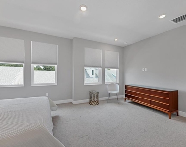 2329 Lindstrom Street - Photo Thumbnail 16