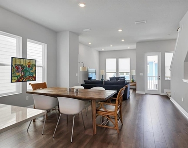 2329 Lindstrom Street - Photo Thumbnail 6