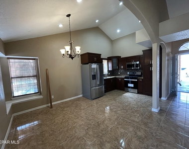 8482 Paddlefoot Lane - Photo Thumbnail 5